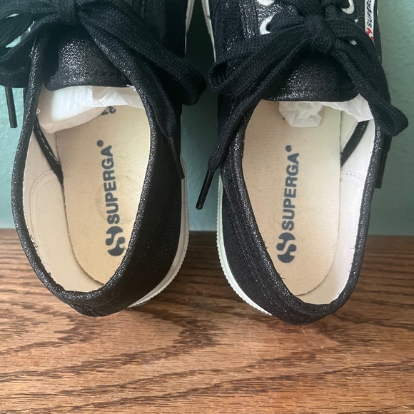 Superga Rare Metallic Black Sneaker Only Worn Once Women's Size 7 - Picture 5 of 8